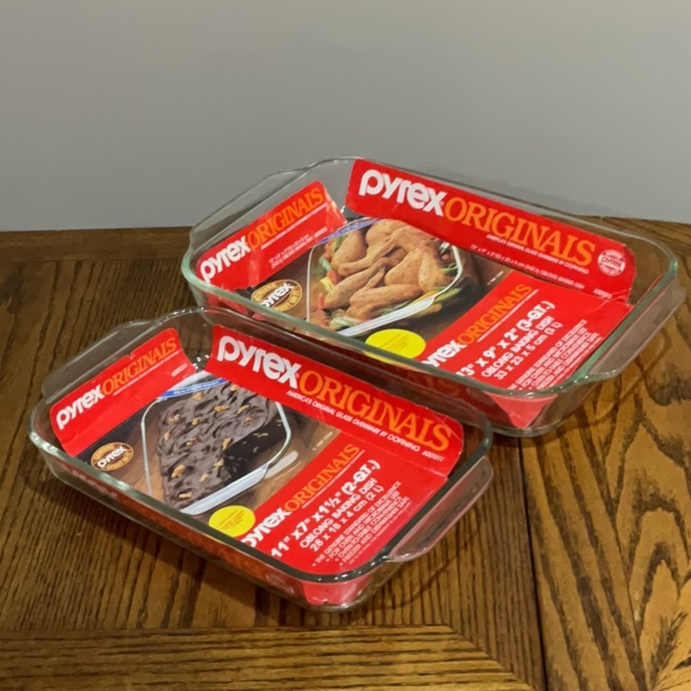 2 Pyrex Originals 3 qt & 2 qt oblong baking dishes